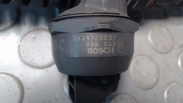 Foto: PUMPE-DÜSE-EINHEIT eines VW Passat Variant 1.9 TDI