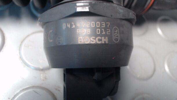 Foto: PUMPE-DÜSE-EINHEIT eines VW Passat Variant 1.9 TDI
