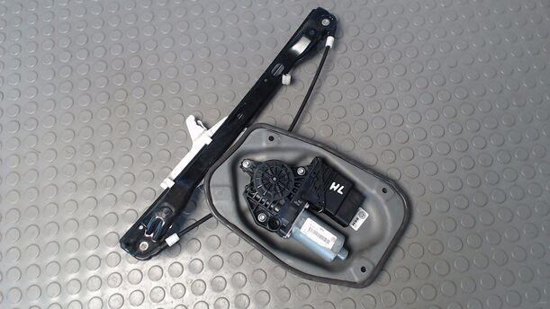 Foto: FENSTERHEBER ELEKTRISCH HINTEN LINKS eines VW Golf 1.6 FSI Automatik