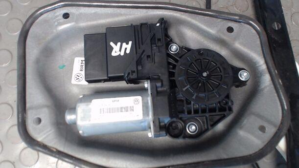 Foto: FENSTERHEBER ELEKTRISCH HINTEN RECHTS eines VW Golf 1.6 FSI Automatik