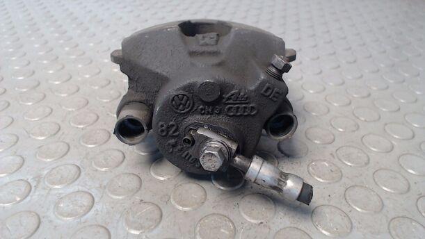 Foto: BREMSSATTEL VORN RECHTS eines VW Golf 1.6 FSI Automatik