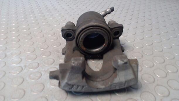 Foto: BREMSSATTEL VORN RECHTS eines VW Golf 1.6 FSI Automatik