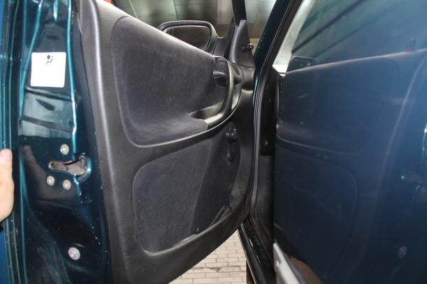 Foto: TÜR VORN LINKS (4/5-Türer) eines Opel Astra