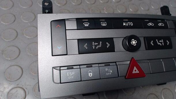 Foto: HEIZUNGSBETÄTIGUNG eines Citroen C5 Kombi HDi 135 GL