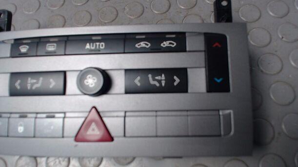 Foto: HEIZUNGSBETÄTIGUNG eines Citroen C5 Kombi HDi 135 GL