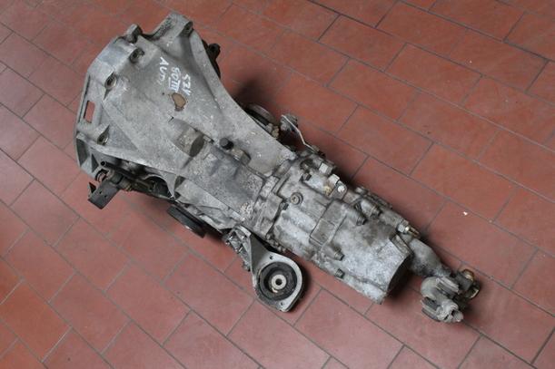 Foto: SCHALTGETRIEBE 5-GANG VW eines Audi AUDI Coupe 1,9