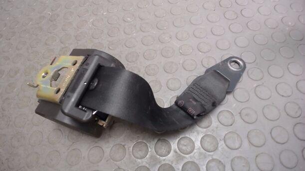 Foto: SICHERHEITSGURT HINTEN LINKS eines Peugeot 206 CC 110
