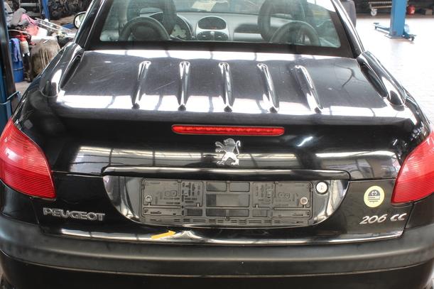 Foto: HECKDECKEL / HECKKLAPPE eines Peugeot 206 CC 110