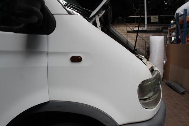 Foto: KOTFLÜGEL RECHTS eines Opel Movano 2.5 D L3H2