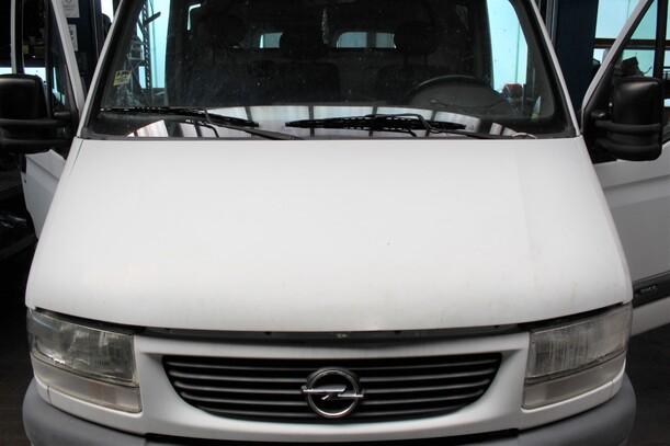 Foto: MOTORHAUBE eines Opel Movano 2.5 D L3H2