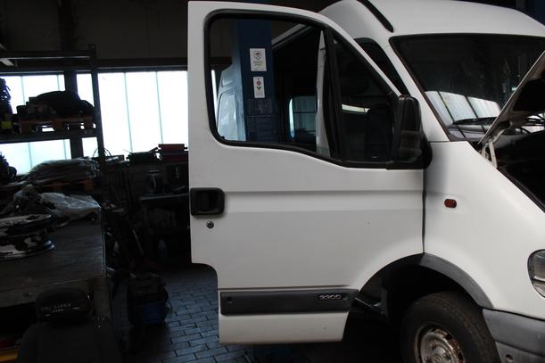 Foto: TÜR VORN RECHTS eines Opel Movano 2.5 D L3H2