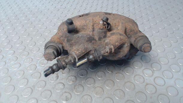 Foto: BREMSSATTEL VORN LINKS eines Opel Movano 2.5 D L3H2