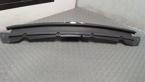 Foto: KÜHLERGRILL eines Ford Focus Turnier 1.6 TDCi