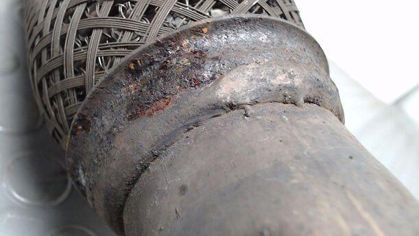 Foto: AUSPUFFROHR eines Ford Focus Turnier 1.6 TDCi