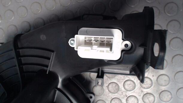 Foto: HEIZUNGSGEBLÄSE eines Opel Meriva 1.4