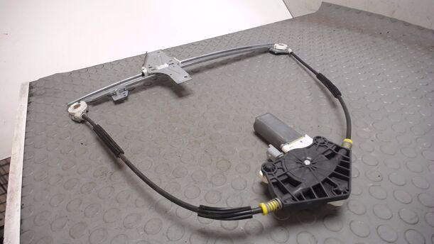 Foto: FENSTERHEBER ELEKTRISCH VORN RECHTS (3-Türer) eines Peugeot 307 75