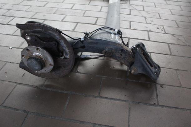 Foto: HINTERACHSE eines Peugeot 307 75