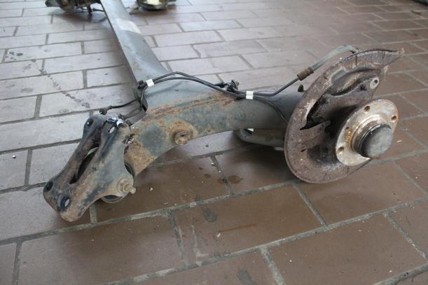 Foto: HINTERACHSE eines Peugeot 307 75