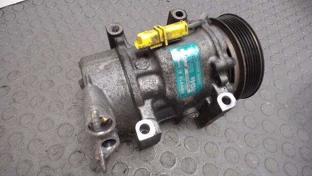 Foto: KOMPRESSOR KLIMAANLAGE eines Peugeot 307 75