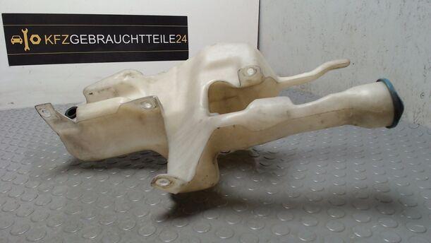 Foto: SCHEIBENWASCHBEHÄLTER eines Volvo V40 1.8