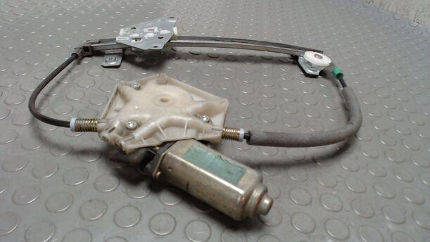 Foto: FENSTERHEBER ELEKTRISCH HINTEN RECHTS eines Volvo V40 1.8 Cosmo