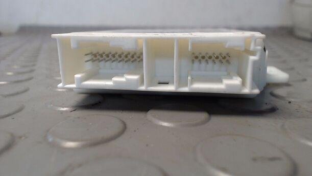 Foto: STEUERGERÄT PDC/ EINPARKHILFE eines Mercedes-Benz E 220 T CDI Automatik GL