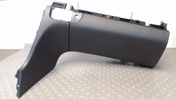 Foto: HANDSCHUHFACH eines Mercedes-Benz E 220 T CDI Automatik GLX