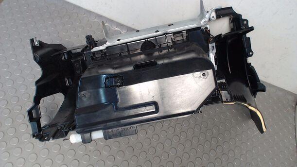 Foto: HANDSCHUHFACH eines Mercedes-Benz E 220 T CDI Automatik GLX