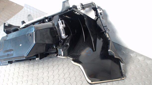Foto: HANDSCHUHFACH eines Mercedes-Benz E 220 T CDI Automatik GLX