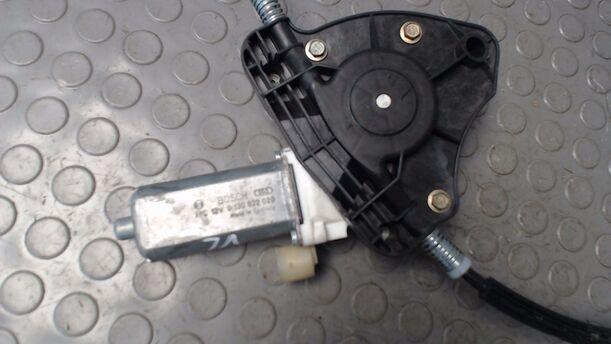 Foto: FENSTERHEBER ELEKTR VORN LINKS (5-Türer) eines Renault Clio 1.5 dCi