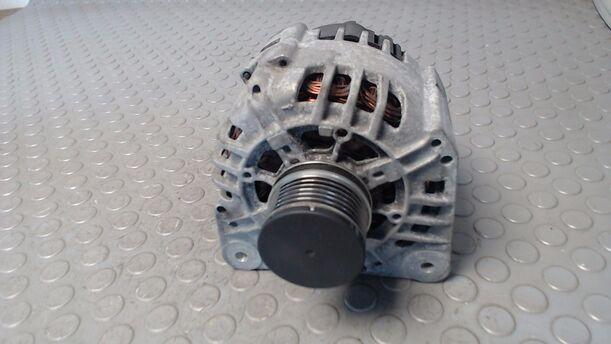 Foto: LICHTMASCHINE eines Renault Clio 1.5 dCi