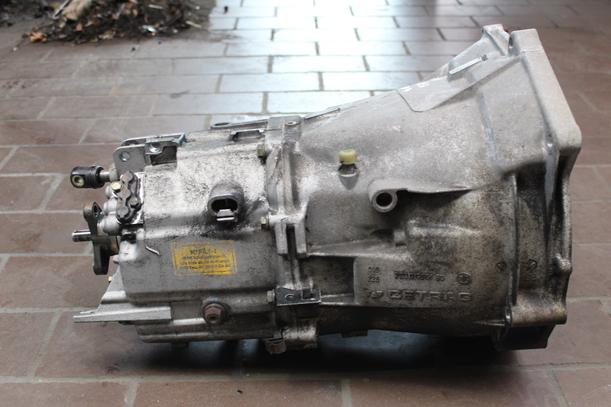 Foto: SCHALTGETRIEBE 5-GANG eines BMW 316ti compact GTI