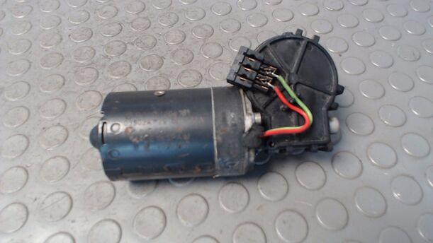 Foto: SCHEIBENWISCHERMOTOR VORN eines VW Polo 60