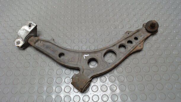 Foto: QUERLENKER VORN LINKS eines Fiat Punto 60 GL