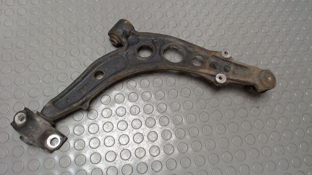 Foto: QUERLENKER VORN LINKS eines Fiat Punto 60 GL