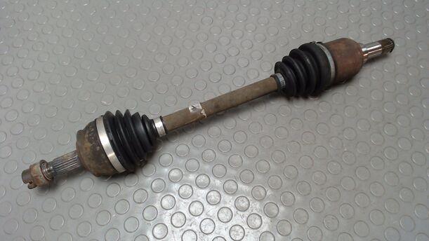 Foto: ANTRIEBSWELLE LINKS eines Fiat Punto 60 GL