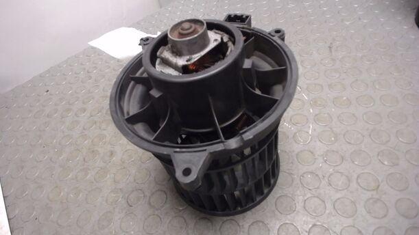 Foto: HEIZUNGSGEBLÄSE eines Ford Fiesta 1.4
