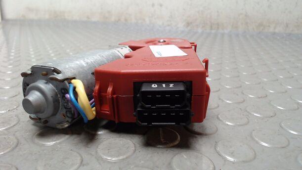 Foto: SCHIEBEDACHMOTOR / MOTOR SCHIEBEDACH eines Audi A4 Avant 1.6