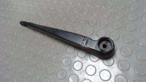 Foto: SCHEIBENWISCHERARM HINTEN eines Audi A4 Avant 1.6