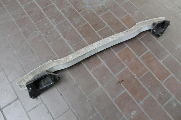Foto: VERSTÄRKUNG HINTEN eines Opel Meriva 1.7 CDTI DPF GL
