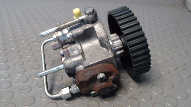Foto: DIESELEINSPRITZPUMPE eines Opel Meriva 1.7 CDTI DPF GTI