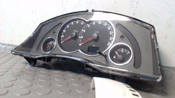 Foto: TACHOEINHEIT (ENTHEIRATET) eines Opel Meriva 1.7 CDTI DPF LS