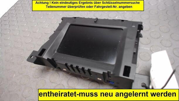 Foto: DISPLAY / BILDSCHIRM eines Opel Astra Twin Top 1.6 Cosmo