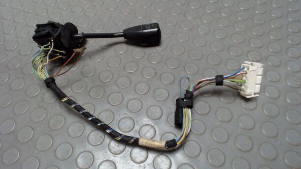 Foto: BLINKERSCHALTER eines BMW 520i 24V