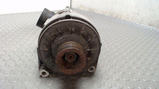 Foto: LICHTMASCHINE eines BMW 520i 24V DPF