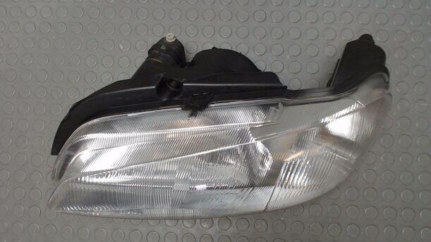 Foto: SCHEINWERFER LINKS eines Peugeot 106