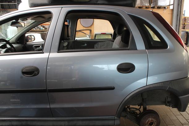 Foto: TÜR HINTEN LINKS eines Opel Corsa 1.2 16V