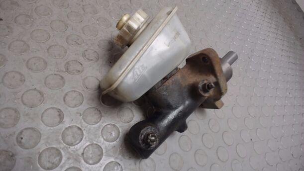 Foto: HAUPTBREMSZYLINDER eines Opel Astra Caravan 16V GTI
