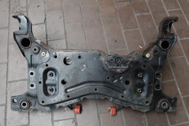 Foto: VORDERACHSE/ ACHSE VORN eines Ford Focus C-MAX 1.8