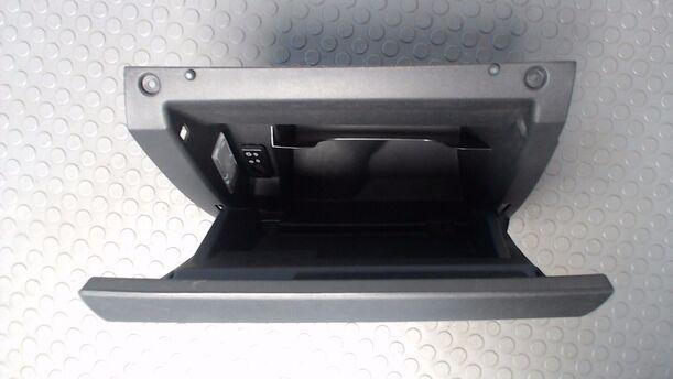 Foto: HANDSCHUHFACH eines Opel Meriva 1.6 16V Easytronic